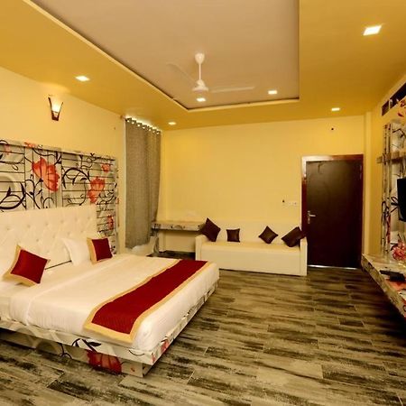 Rock Star Hotel Pushkar Bagian luar foto