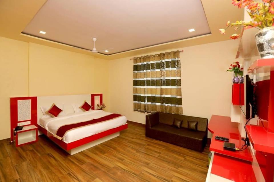 Rock Star Hotel Pushkar Bagian luar foto