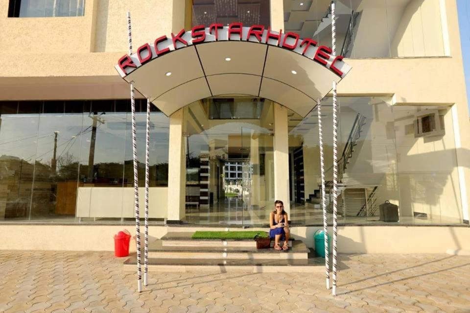 Rock Star Hotel Pushkar Bagian luar foto